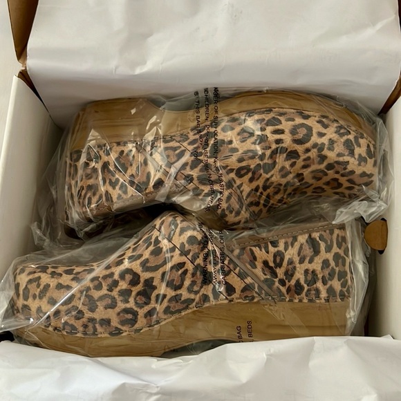 Dansko Shoes - Dansko / Professional Leopard Suede Clogs / Worn Once